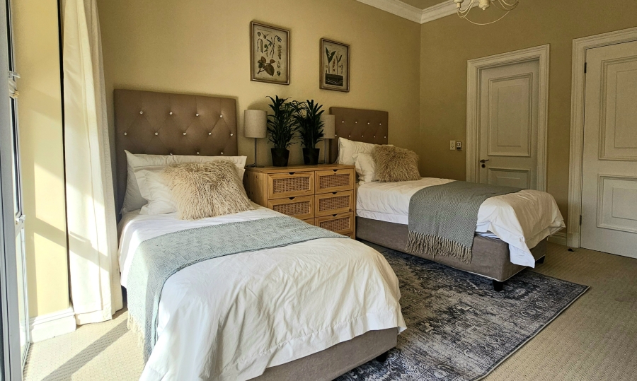 To Let 4 Bedroom Property for Rent in Hout Bay Western Cape